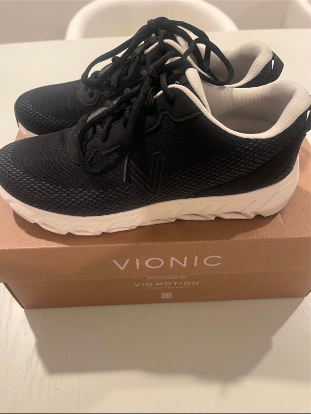 Vionic Women's Priscilla Black Athletic Sneakers - Lightweight Comfort with box
